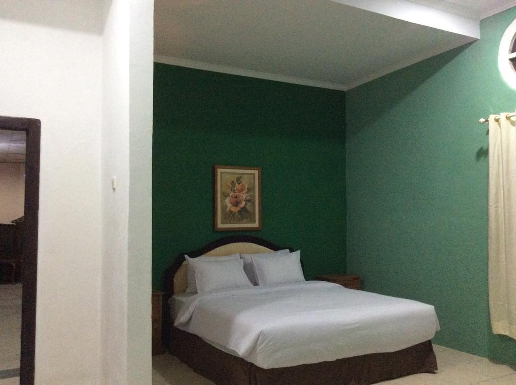 Le Paradis Hotel Palembang Zimmer foto