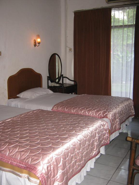 Le Paradis Hotel Palembang Zimmer foto