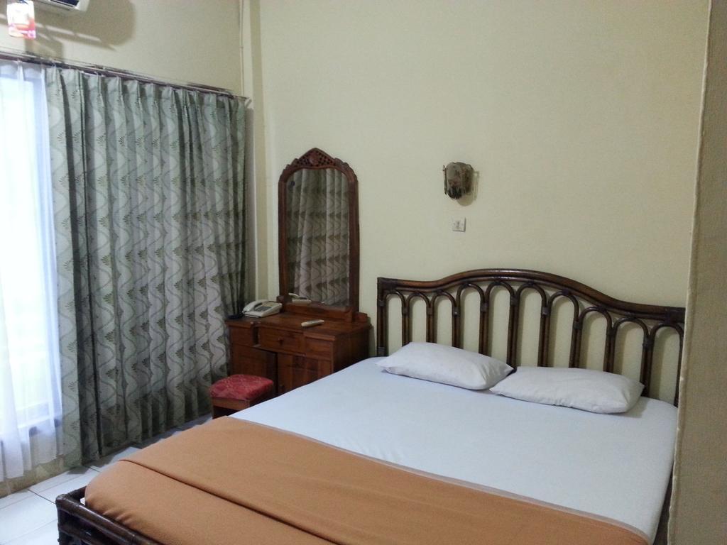 Le Paradis Hotel Palembang Exterior foto